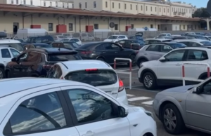 Cagliari, bancomat bloccato: caos nel parcheggio della stazione