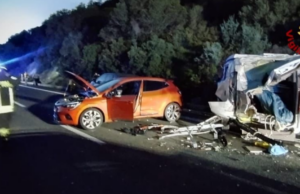 Nuoro, pauroso incidente tra vetture, camper e moto: undici feriti