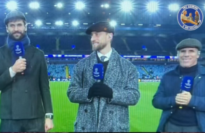 Zola in stile Peaky Blinders? “No, sembra più Nico di Mai Dire Gol”