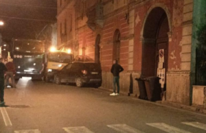 Nessuno si ferma: bus e carro attrezzi si “incastrano” a Mandas