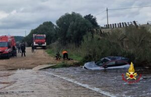 Arzachena: auto in acqua, conducente avrebbe tentato di attraversare un fiume