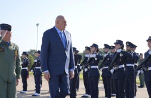 Decimomannu, Crosetto in visita alla scuola di volo dell’Areonautica