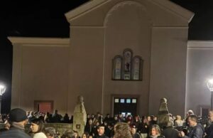 Tragedia Fonni, silenziosa fiaccolata in ricordo delle quattro vittime