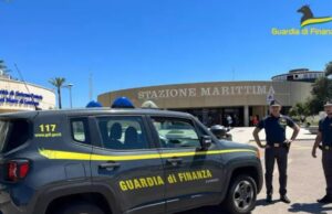 Olbia, sbarcato con 100 ovuli di cocaina: 35enne in manette