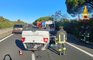 Paura ad Oristano, auto si capovolge lungo la 131 direzione Sassari