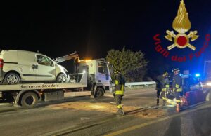 Sedilo, auto si ribalta sulla 131 dcn: conducente ferito in ospedale