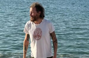 Jovanotti al mare in Sardegna: vacanza o qualcosa di più?