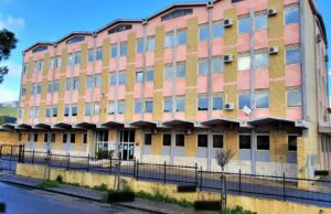 Iglesias in lutto per Riccardo e Aurora: bandiere a mezz’asta e lezioni sospese