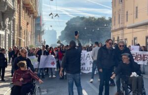 Cagliari, in centinaia al corteo in difesa della Sanità nel Sulcis