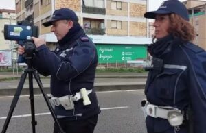 Sassari, cellulare alla guida: nel 2024 multe cresciute del 30%