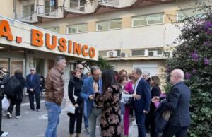 Protesta per chiusura sale operatorie Businco: “Todde blocchi i lavori”
