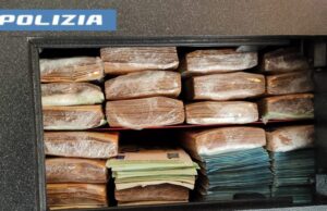 Pirri, sorpreso con quasi 4 chili di hashish e 217mila euro: arrestato