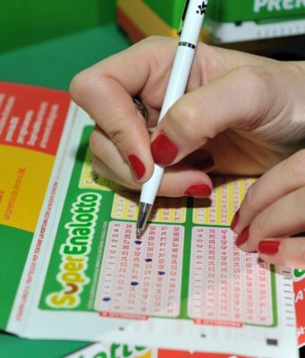 La Dea bendata bacia Alghero: vinti quasi 17.000€ al SuperEnalotto