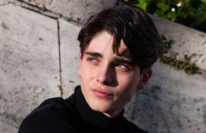 L’attore sardo Andrea Arru premiato come ‘Rising Star’ a Capri