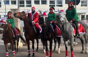 Sorpresa a Sassari: Babbo Natale e gli Elfi portano doni al Ss Annunziata