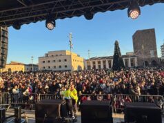 Grande successo del Capodanno a Carbonia: migliaia in piazza
