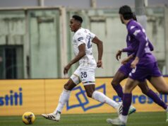 Il Cagliari spreca un tempo: la Fiorentina vince (con fatica)