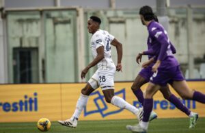 Il Cagliari spreca un tempo: la Fiorentina vince (con fatica)