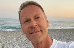 Malanno per Rocco Siffredi: su Tik Tok ringrazia i medici di San Gavino