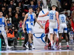 La Dinamo paga il solito terzo quarto: Reggio Emilia passa a Sassari