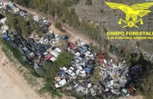 Quartu, oltre 200 auto abbandonate in un terreno: sequestrata discarica abusiva