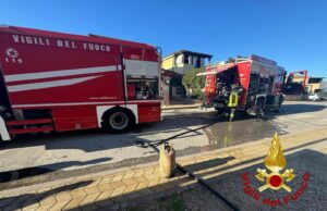 Olbia, paura in un complesso residenziale: appartamento in fiamme