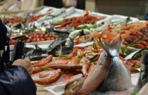 Pranzi e cene di Natale, sarà un salasso: rincari pesanti nell’isola