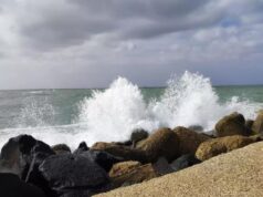 Sardegna, allerta meteo per vento forte e mareggiate: disagi per i traghetti