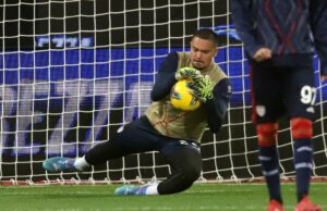 Cagliari-Juventus, le pagelle: errore fatale di Mina, Caprile tiene tutti a galla