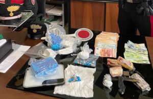 Assemini, in casa oltre un chilo di cocaina e 16mila euro in contanti: arrestato