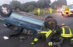 Paulilatino, brutto incidente sulla 131: auto ribaltata