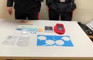 Quartu, in casa un via vai sospetto: spacciatore 40enne in arresto