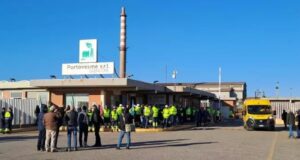 Portovesme, la rabbia dei lavoratori: “Ci sentiamo presi in giro”