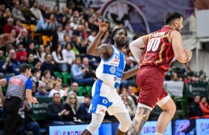 La Dinamo Sassari butta al vento la vittoria: finale flop con Venezia