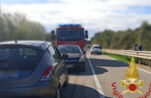 Arzachena, scontro tra due auto sulla 125: traffico in tilt per ore