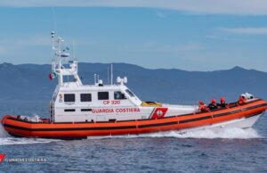 Olbia, dispersi due giovani pescatori: ricerche della Guardia Costiera