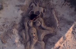 Omicidio Bari Sardo, Nicola Urru lancia l’appello con l’opera di sabbia