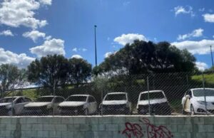 Paura a Olbia, scoppia un incendio che distrugge 6 automobili