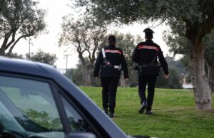 Decimomannu, nel suo terreno un’auto rubata: denunciato un 43enne