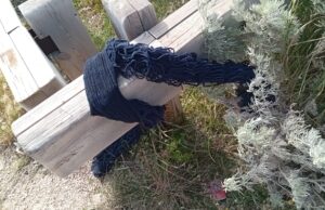 Tragedia di Cala Fighera, la sciarpa blu di Manola ritrovata dalla madre