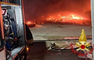 Porto Rotondo, cantiere nautico in fiamme: bruciato anche uno yacht