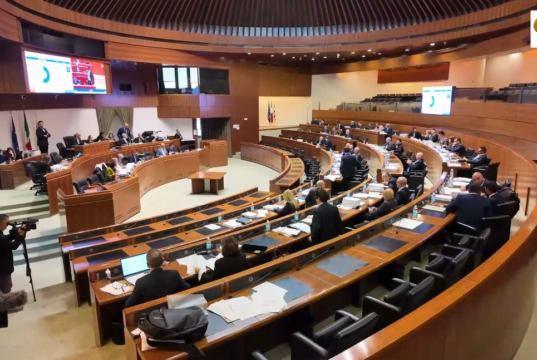 Legge aree idonee, la Regione: “La modificheremo” | Truzzu: “Pietra tombale”