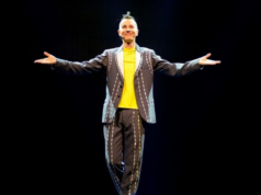 Arturo Brachetti: “Il teatro è come l’amore: bisogna farlo dal vivo”