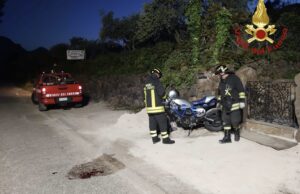 Orosei, giovane finisce sull’asfalto: è in gravi condizioni