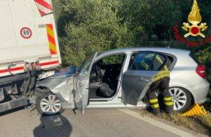 Alghero, violento scontro tra camion e auto: due feriti