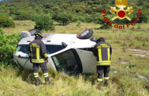 Fiat Panda fuori strada sulla 131: conducente in gravi condizioni