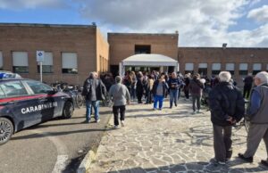 Caos a Terralba, pazienti in fila dalla notte per il medico di base