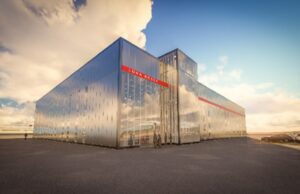 Cagliari, Luna Rossa sbarca al Porto Canale: presto un secondo cantiere