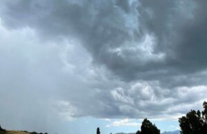 Nuvole spettacolari a Siliqua, Tidili: “Si tratta della Whale’s mouth”