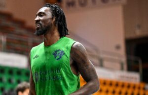 La Dinamo Sassari riparte da Thomas: ufficiale il rinnovo